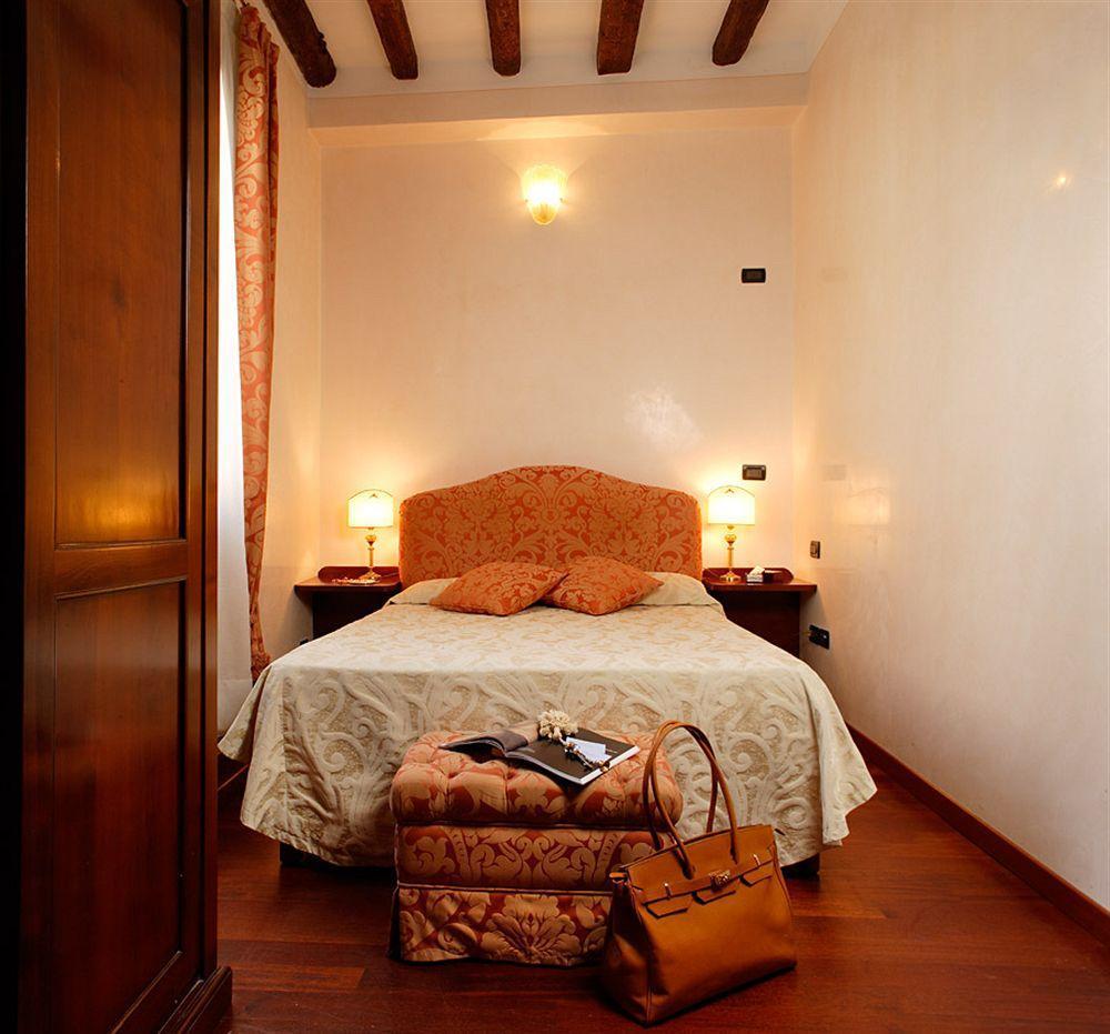 La Rosa Dei Venti Bed & Breakfast Venesia Bagian luar foto